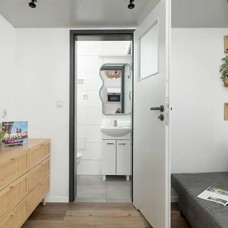 Przytulne Studio Z Klimatyzacja Krakow Celna 1 By Heyrent Apartment Krakau